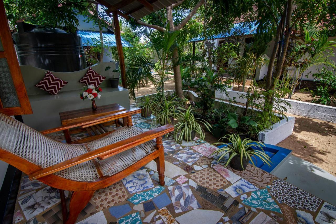 Comfort Beach Hotel Baía de Arugam Exterior foto